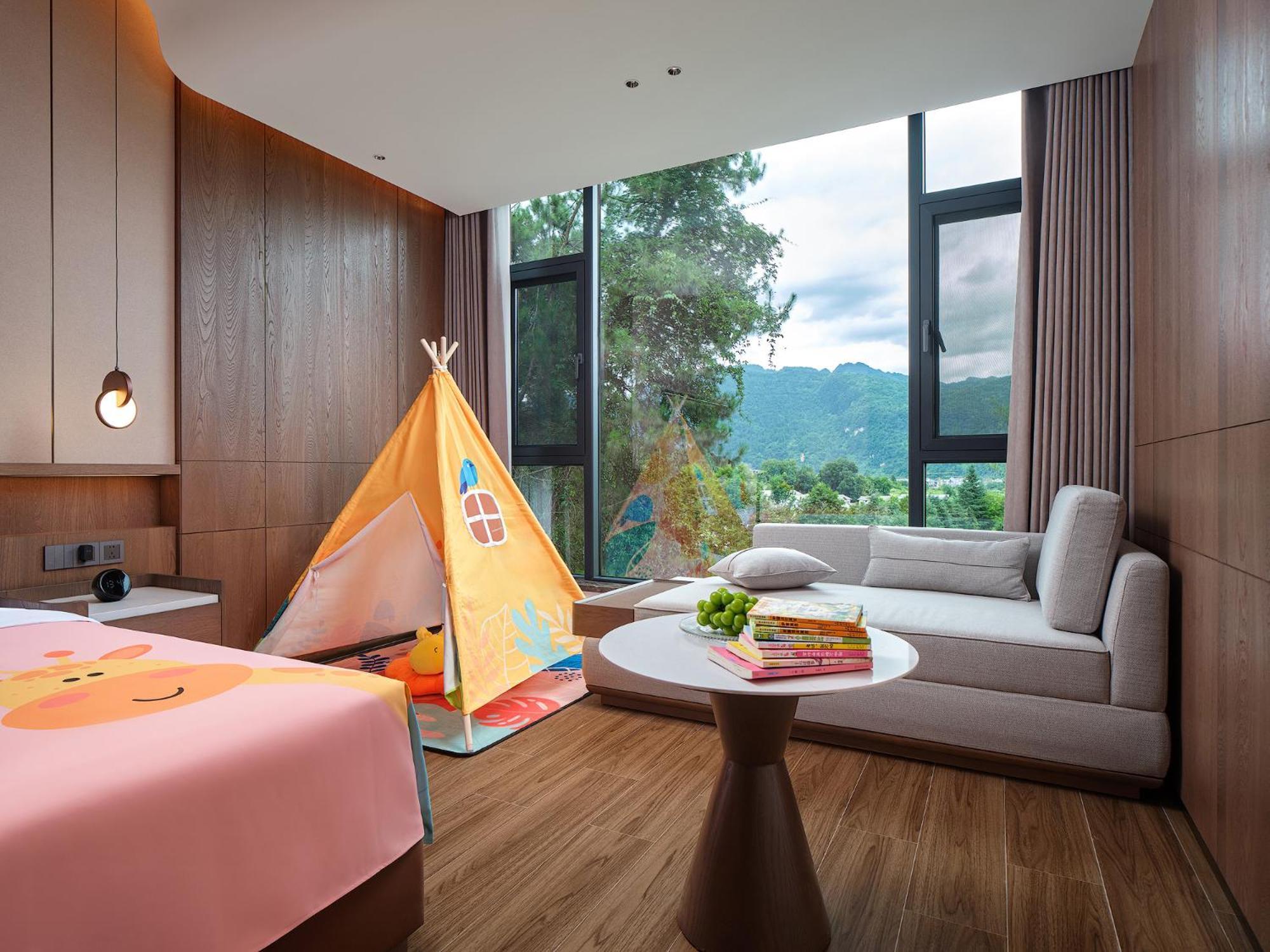 Zhangjiajie Utopia Hotel--Free One Way Pick Up Service Over 2 Nights מראה חיצוני תמונה