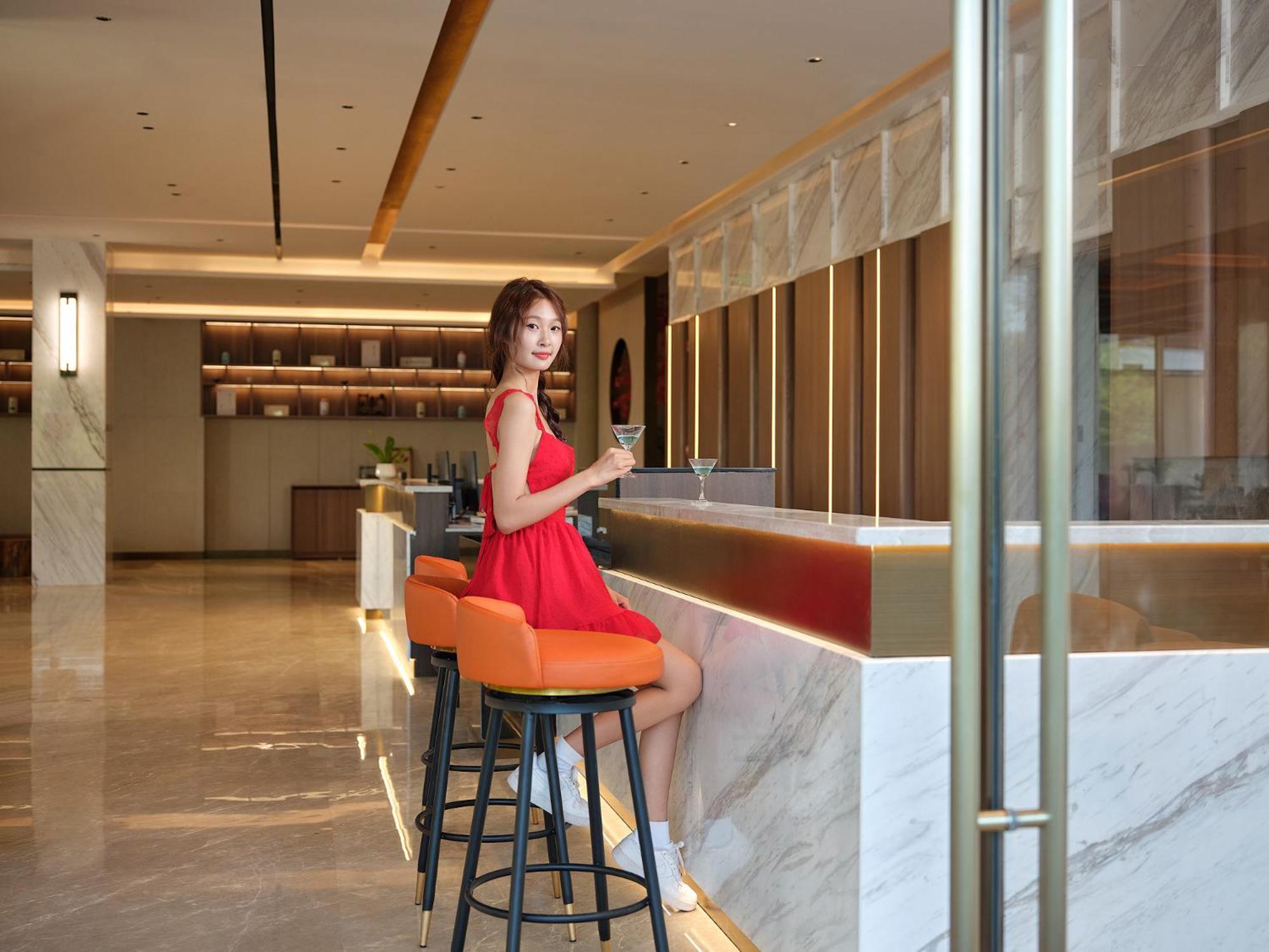 Zhangjiajie Utopia Hotel--Free One Way Pick Up Service Over 2 Nights מראה חיצוני תמונה