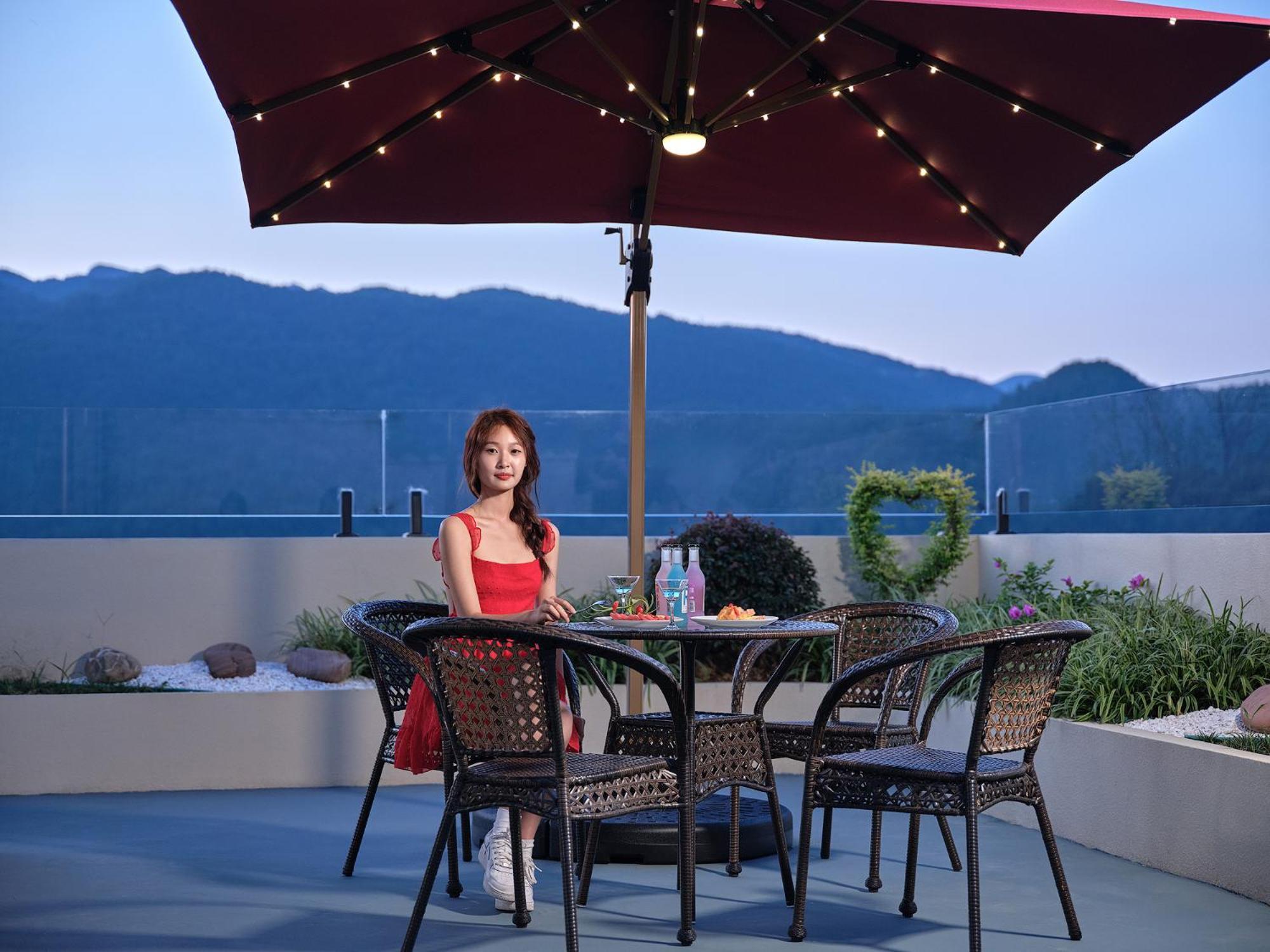 Zhangjiajie Utopia Hotel--Free One Way Pick Up Service Over 2 Nights מראה חיצוני תמונה