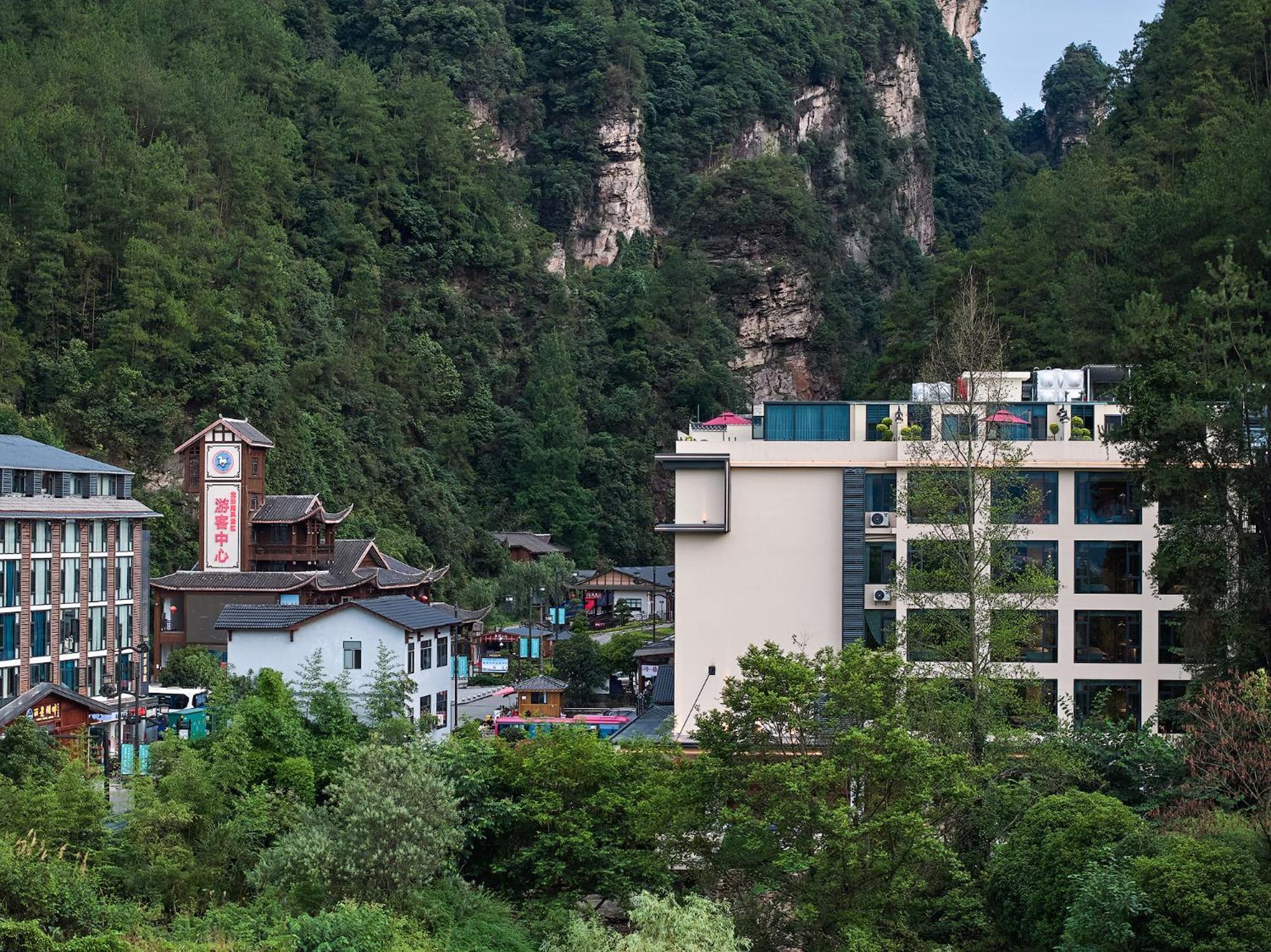 Zhangjiajie Utopia Hotel--Free One Way Pick Up Service Over 2 Nights מראה חיצוני תמונה